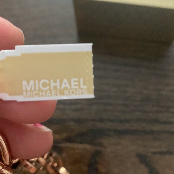 MICHAEL KORS Rose Gold Toggle Chain Bracelet Padlock Charm MKJ2752791 + MK BOX - Picture 3 of 6